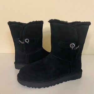 ***BRAND NEW*** UGG ESTERA BOOTS
